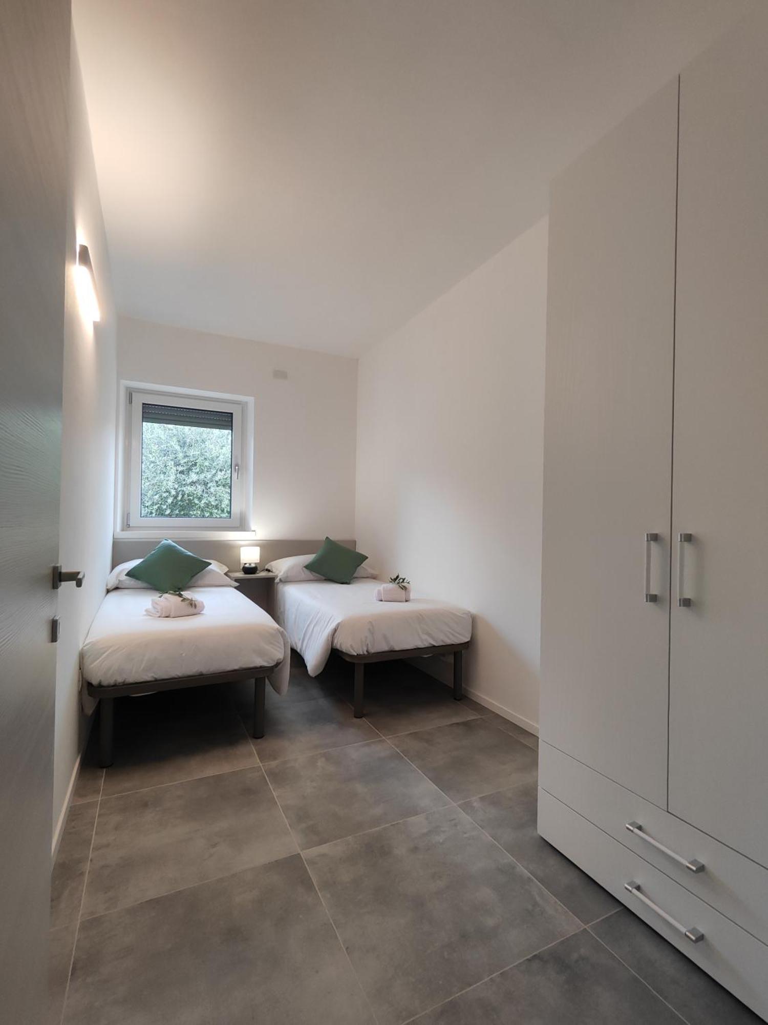 Oasi Degli Ulivi Apartment Riva del Garda Bagian luar foto