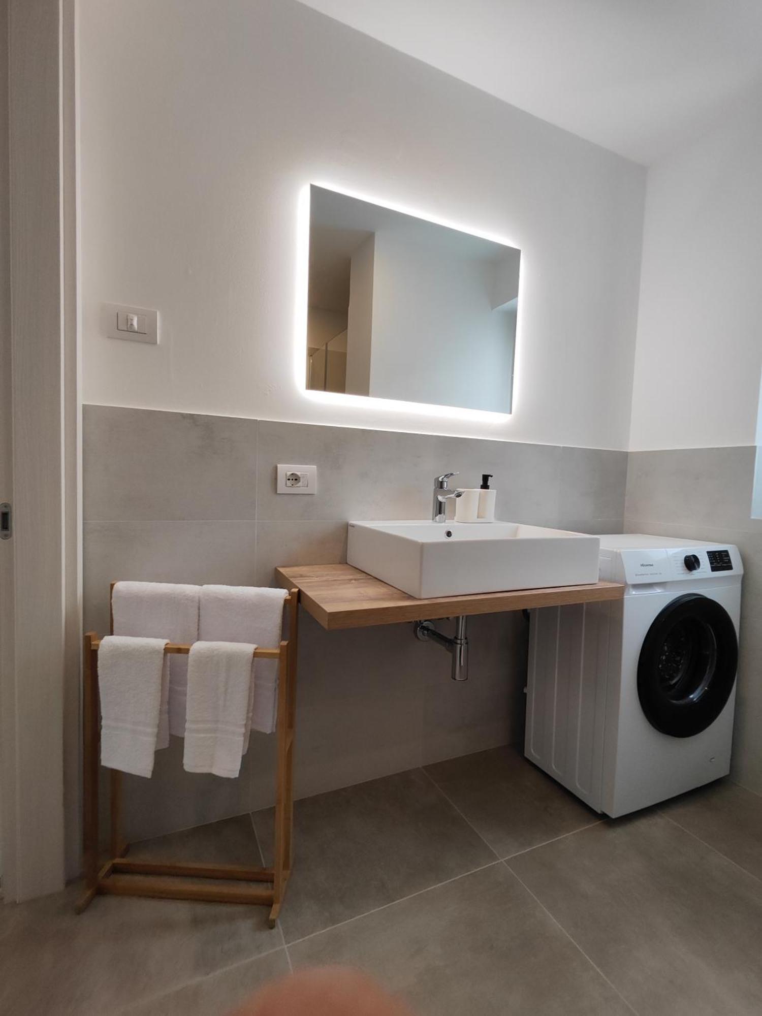 Oasi Degli Ulivi Apartment Riva del Garda Bagian luar foto