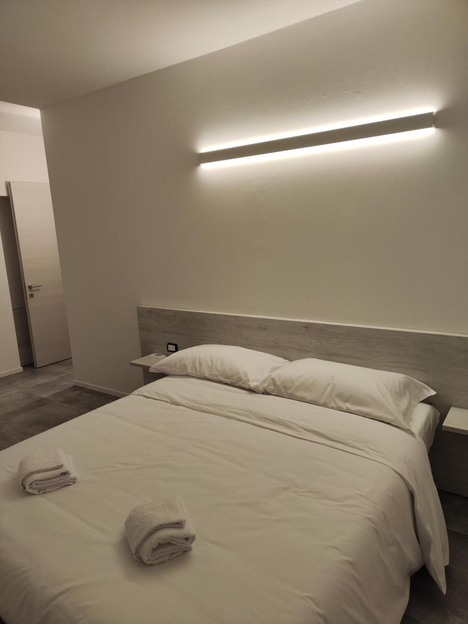 Oasi Degli Ulivi Apartment Riva del Garda Bagian luar foto