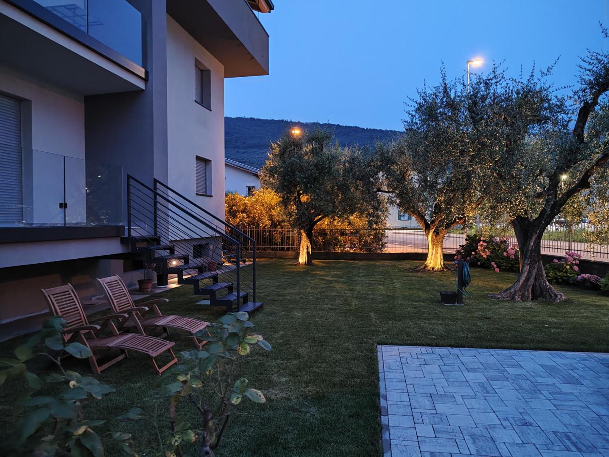 Oasi Degli Ulivi Apartment Riva del Garda Bagian luar foto