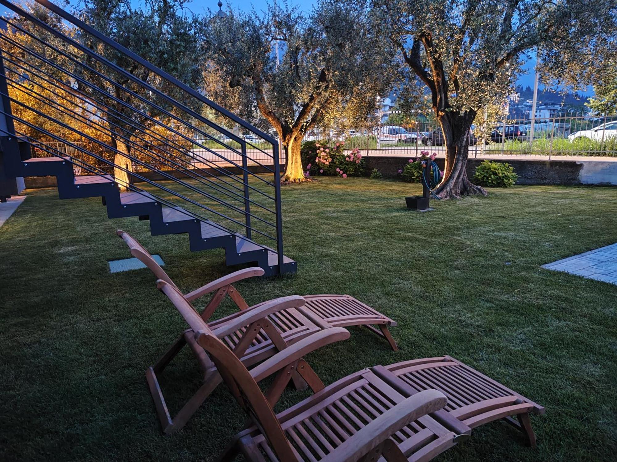 Oasi Degli Ulivi Apartment Riva del Garda Bagian luar foto