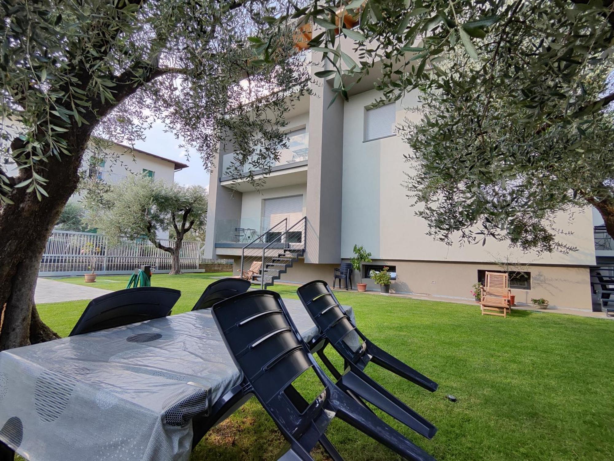 Oasi Degli Ulivi Apartment Riva del Garda Bagian luar foto