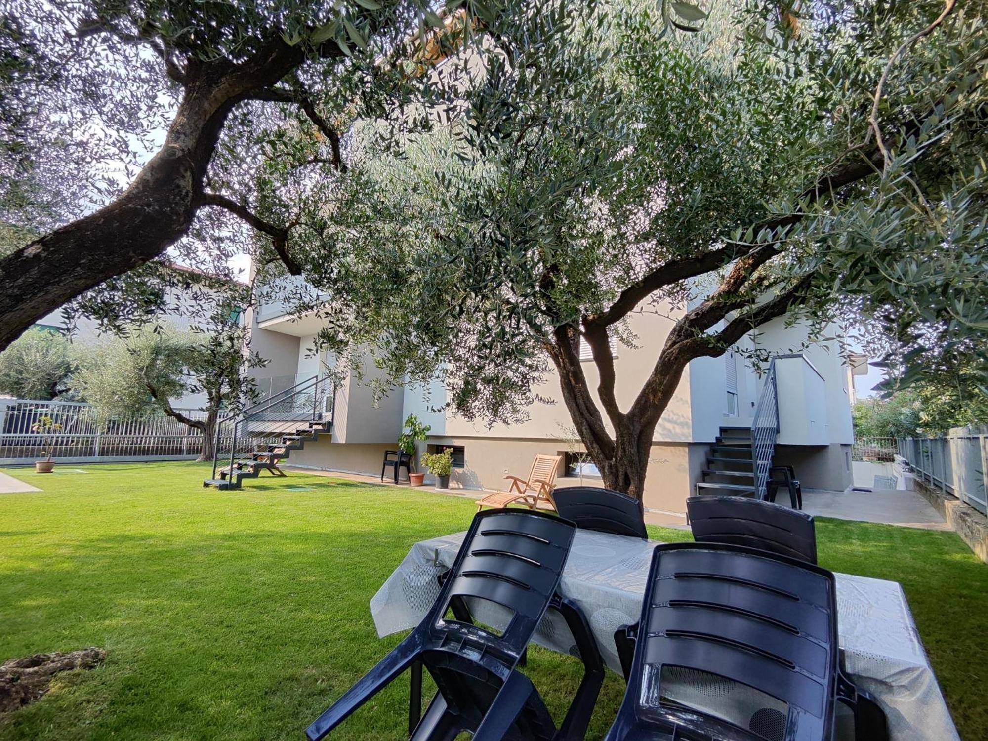 Oasi Degli Ulivi Apartment Riva del Garda Bagian luar foto